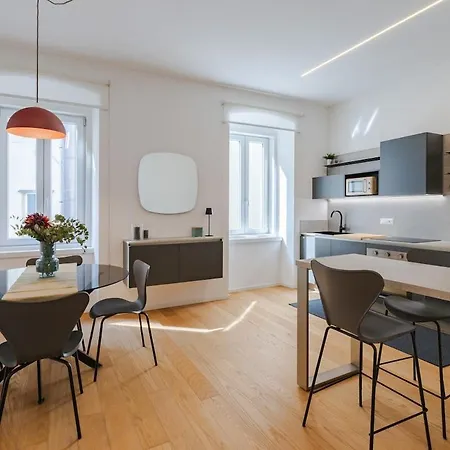 Apartman Station Six I Bb *